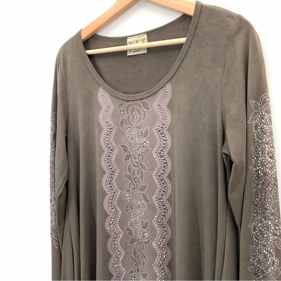 Vocal Faux Suede Long Sleeve Studded Fringe Shark Bite Tunic Top Size Medium - Picture 3 of 12